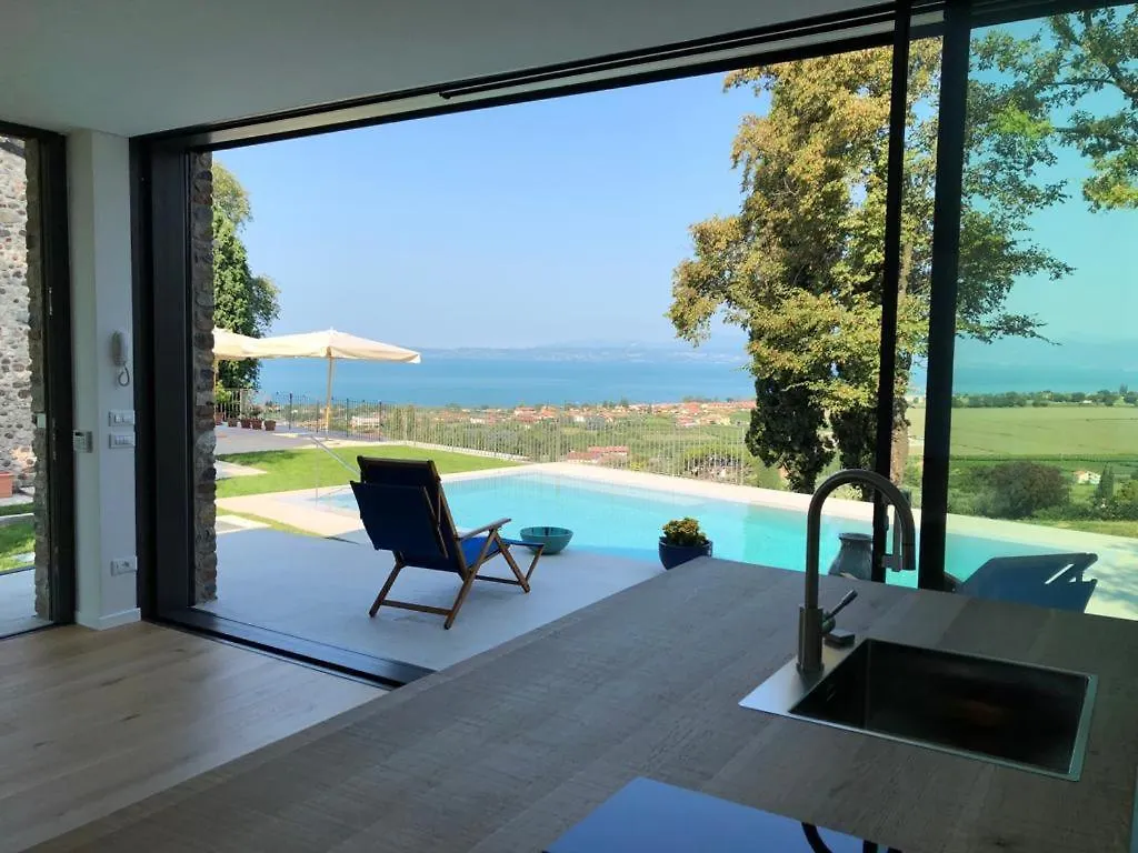 Villa Emma Lazise. Astonishing Lake View Italy