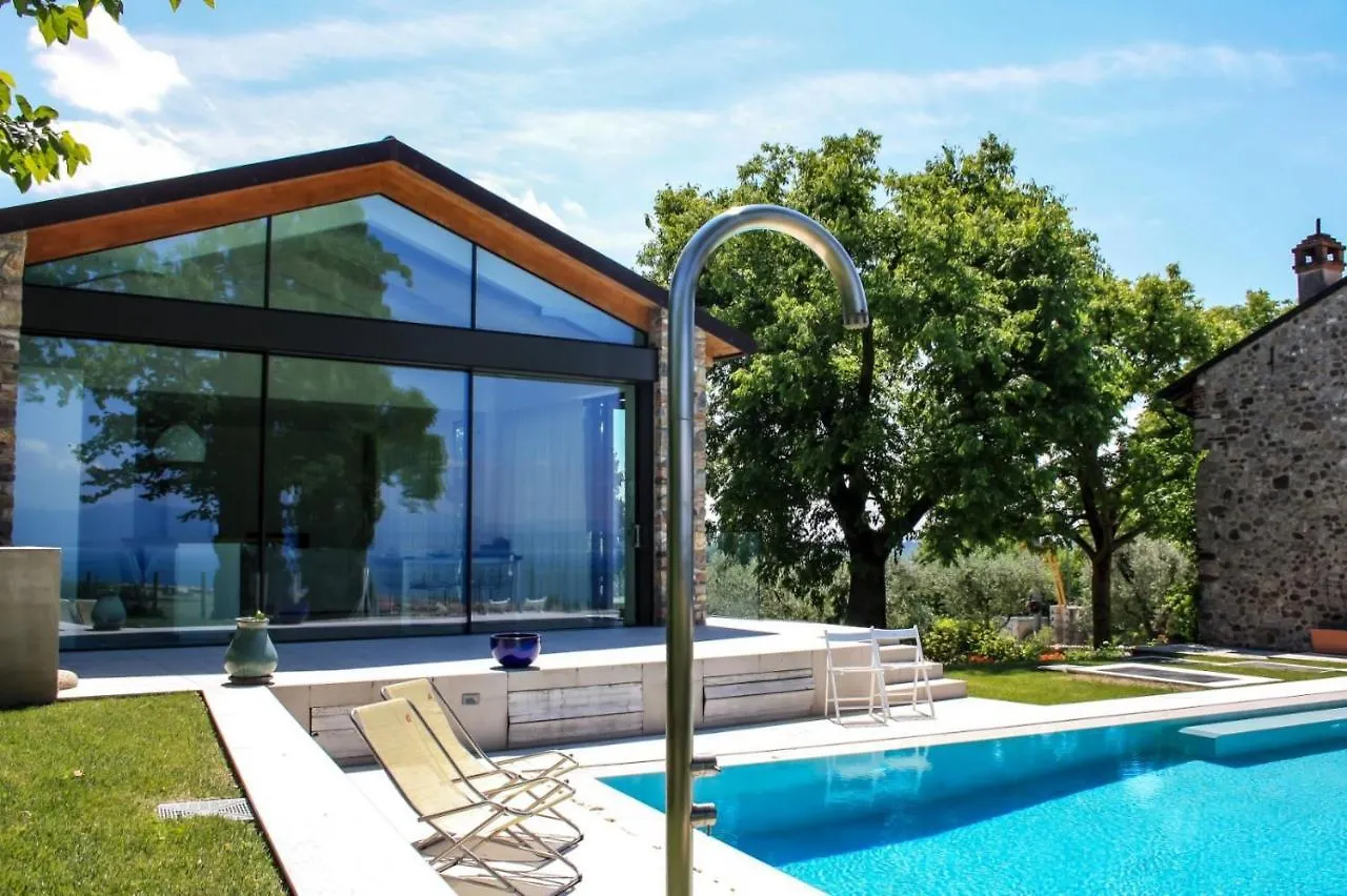Villa Emma Lazise. Astonishing Lake View