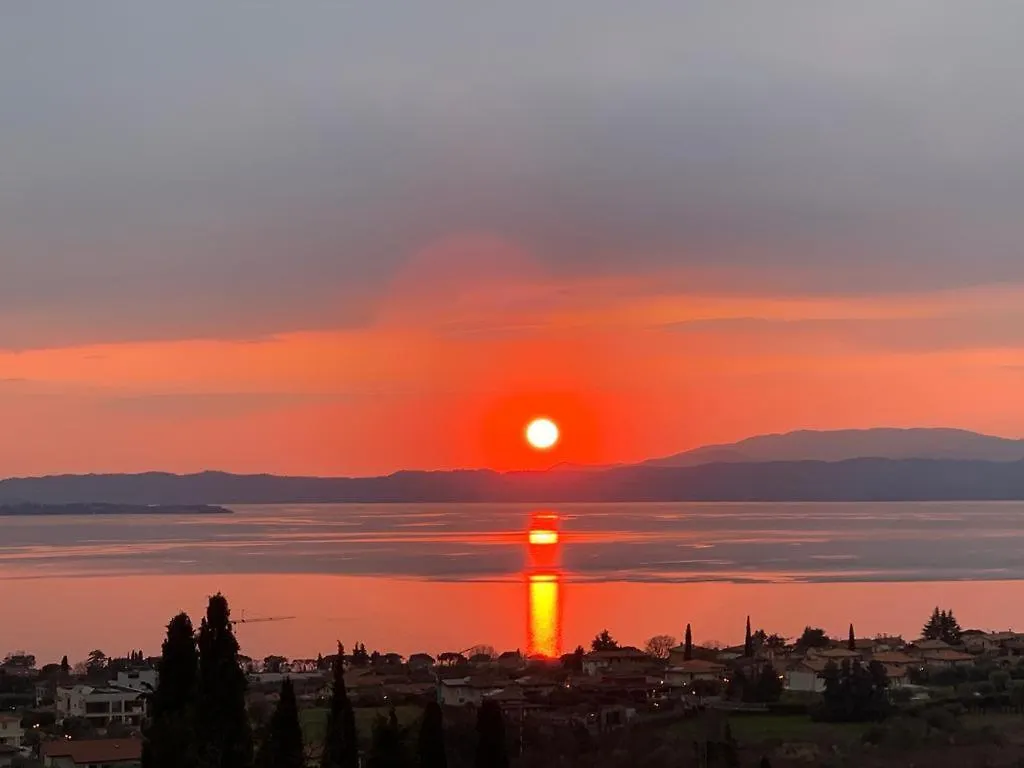 Villa Emma Lazise. Astonishing Lake View Lazise